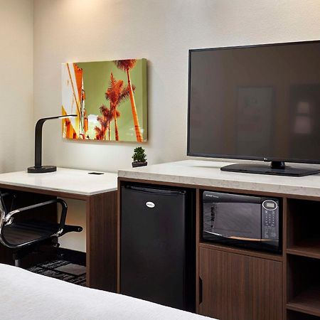 Best Western Plus Meridian Inn & Suites, Anaheim-Orange Exterior photo